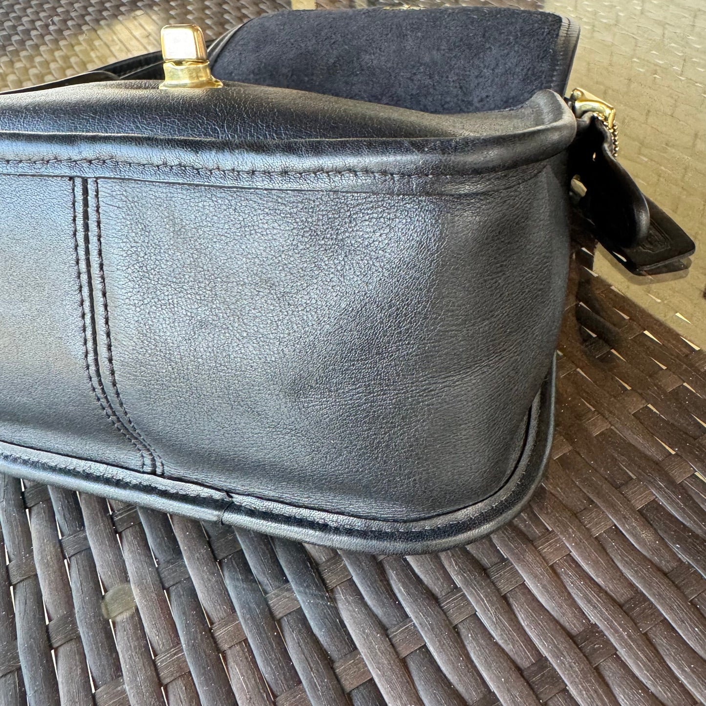 Vintage Coach Black 9965 Legacy Small Flap🩶🏙️