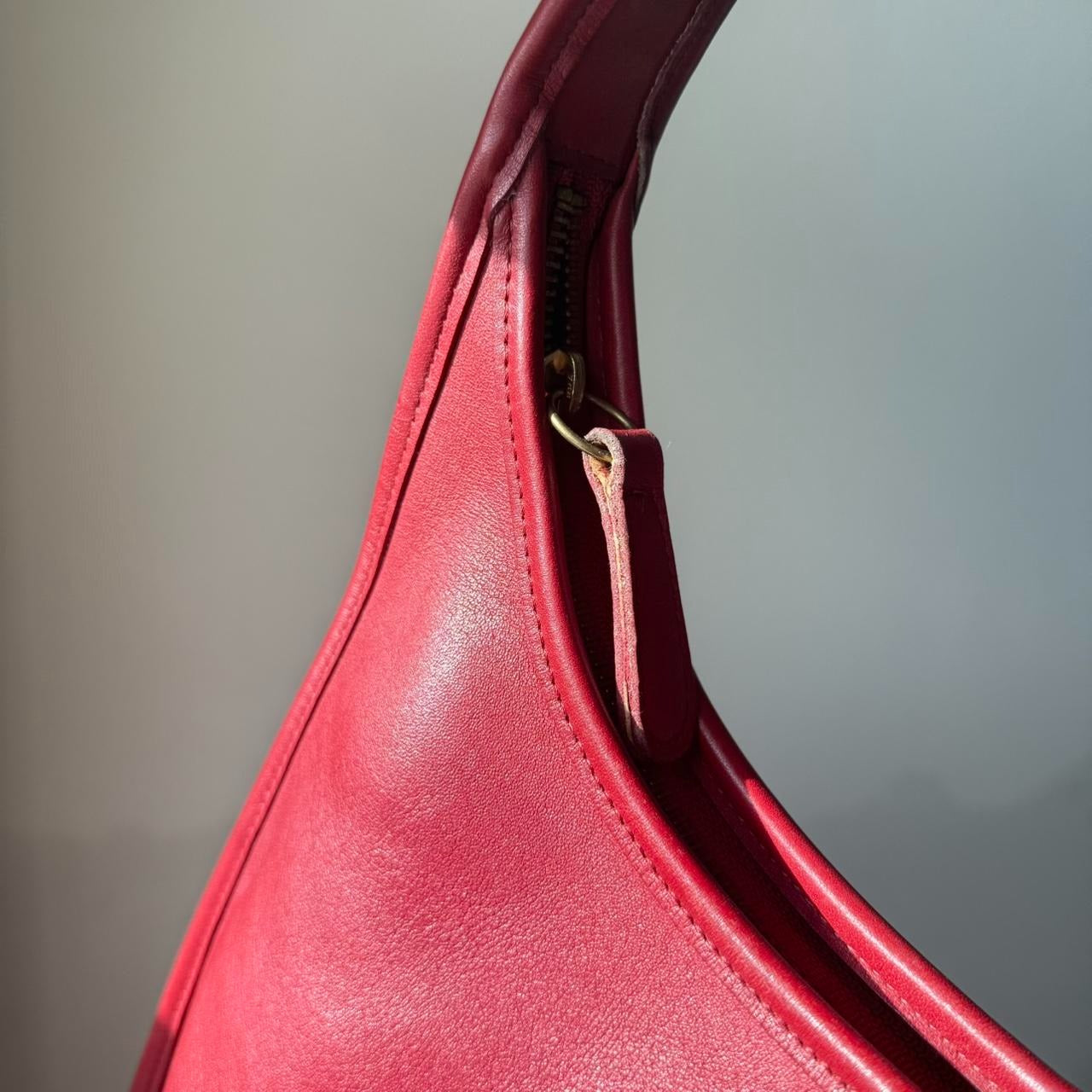 Vintage Coach Ergo Zip Hobo 9025 red