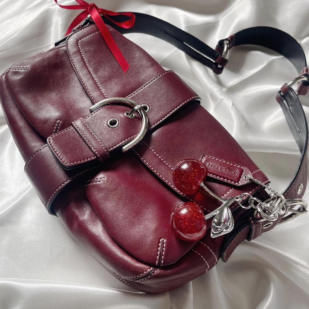 π2005 Coach Black Cherry Pocket Soho π