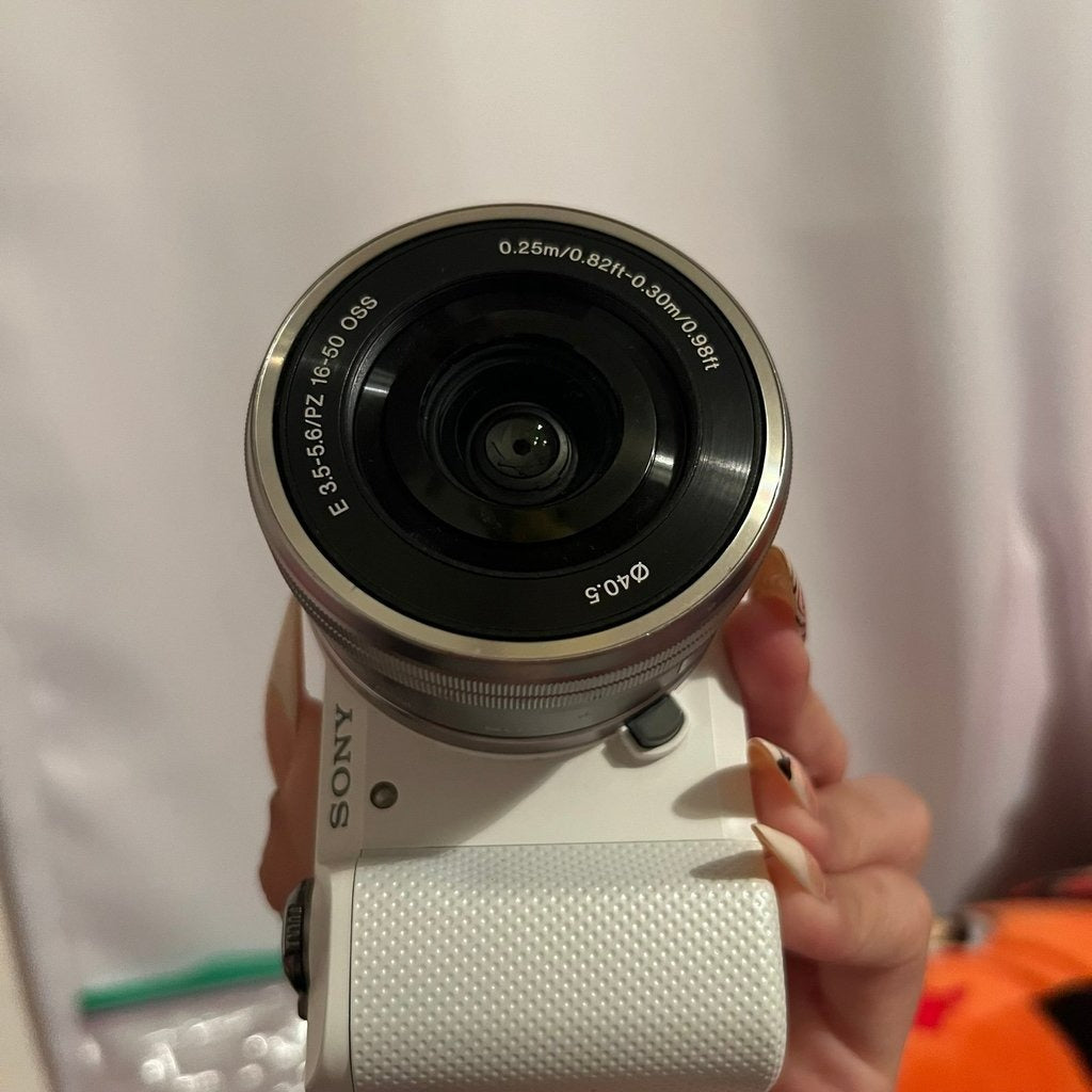 Used πβΛπ Sony Alpha a5000 Mirrorless Digital Camera (White) with Kit Lens π₯ππ·