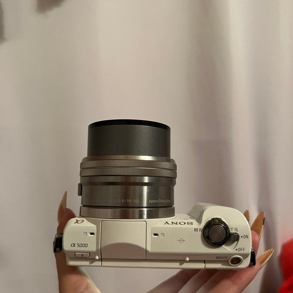 Used πβΛπ Sony Alpha a5000 Mirrorless Digital Camera (White) with Kit Lens π₯ππ·