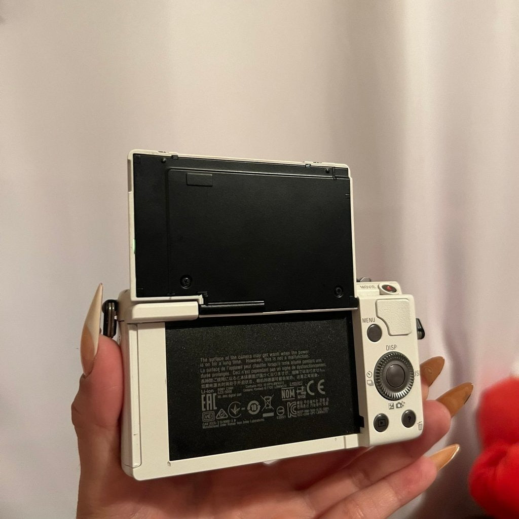 Used πβΛπ Sony Alpha a5000 Mirrorless Digital Camera (White) with Kit Lens π₯ππ·