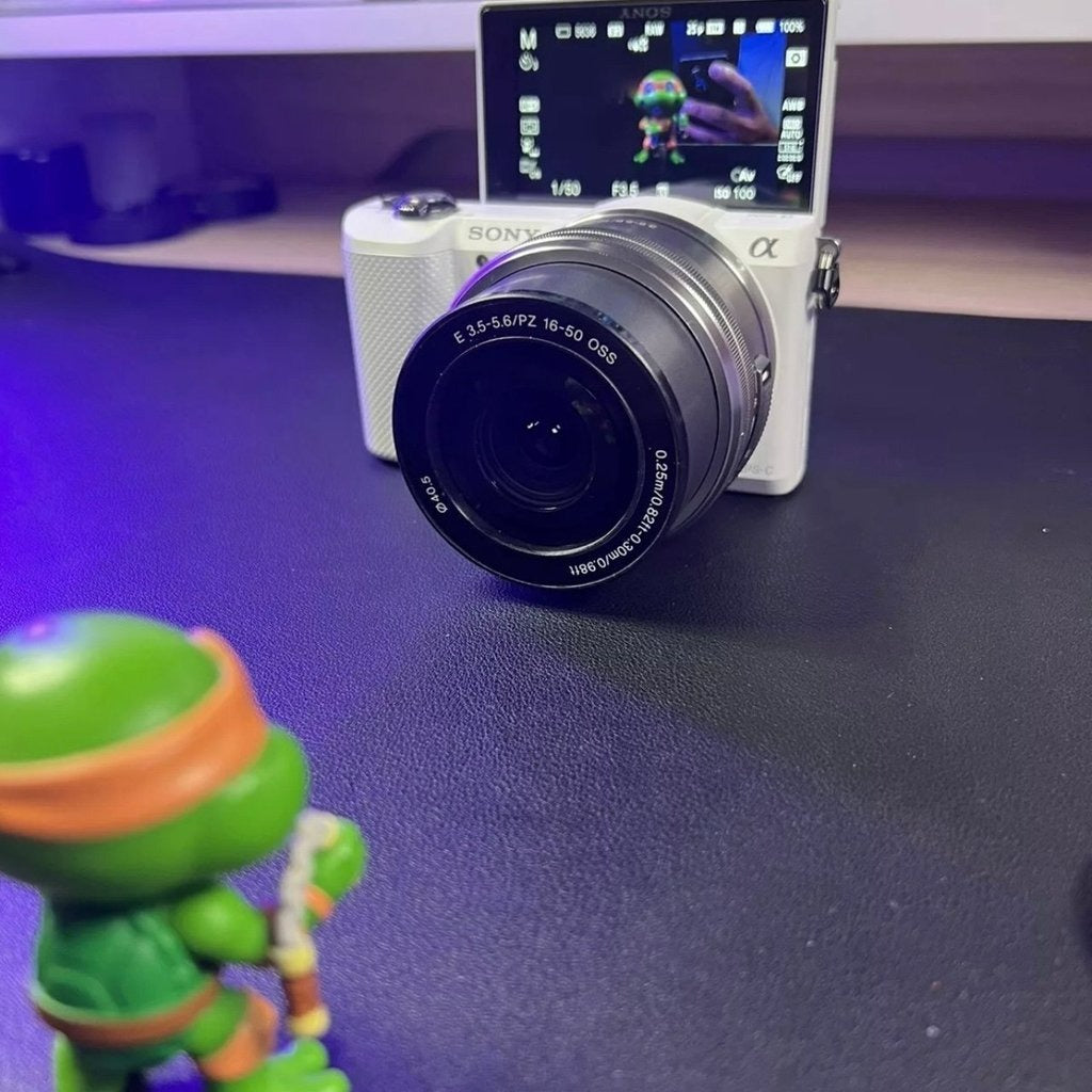 π βΛπ Sony Alpha a5000 Mirrorless Digital Camera (White) with 16-50mm Lens π₯ ππ·