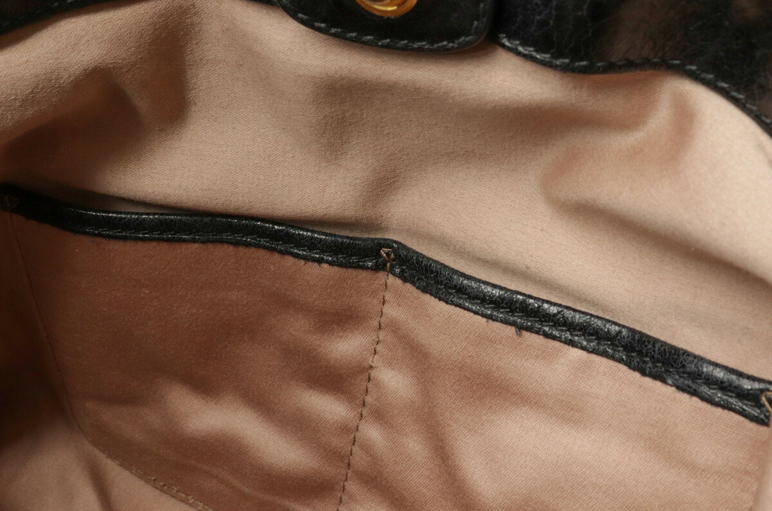 Miu Miu Shoulder Bag Leather Black🌲🍀