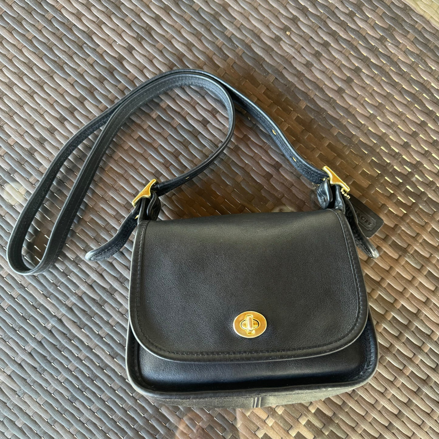 Vintage Coach Black 9965 Legacy Small Flap🩶🏙️