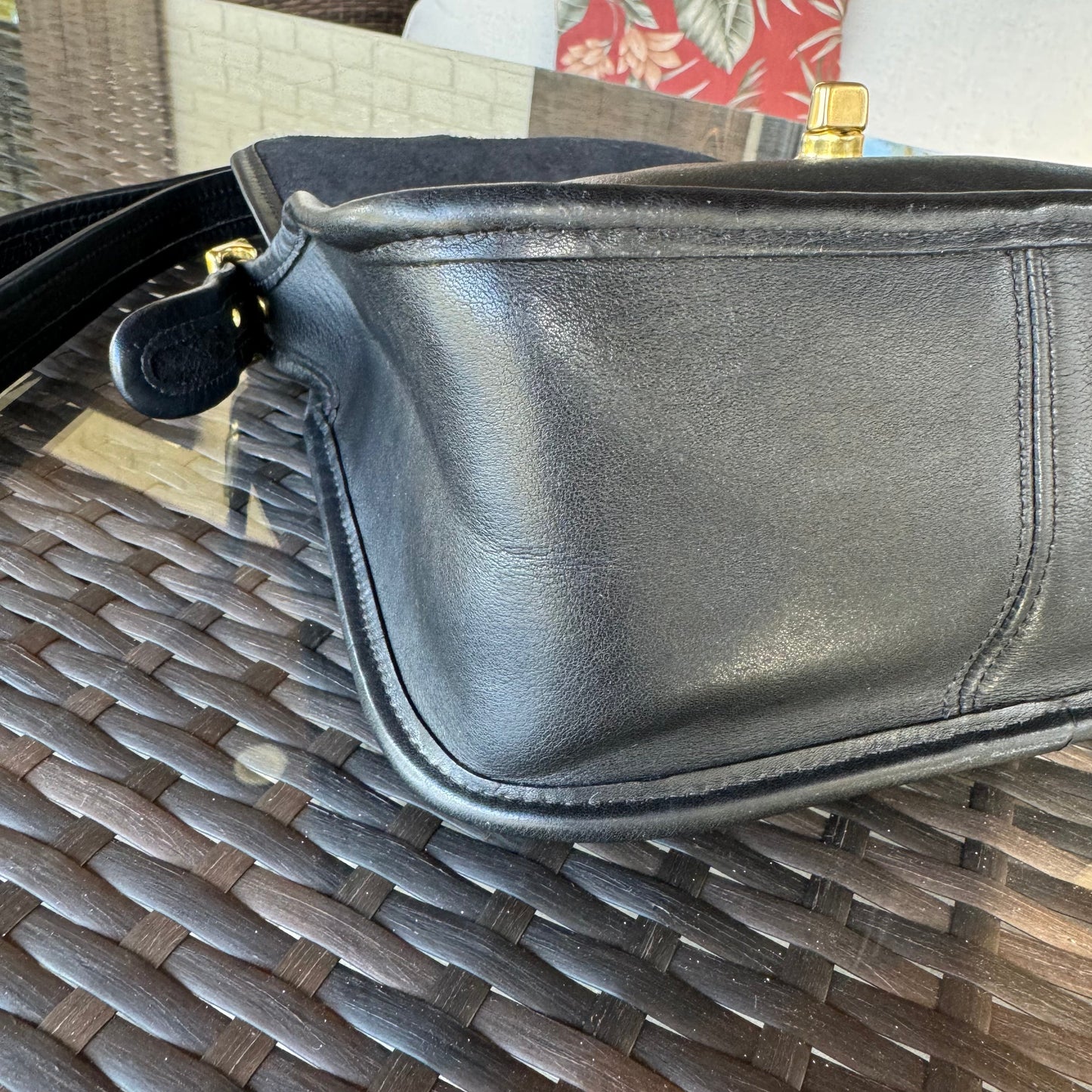 Vintage Coach Black 9965 Legacy Small Flap🩶🏙️