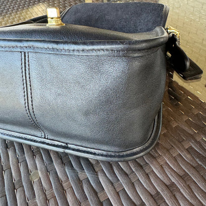 Vintage Coach Black 9965 Legacy Small Flap🩶🏙️