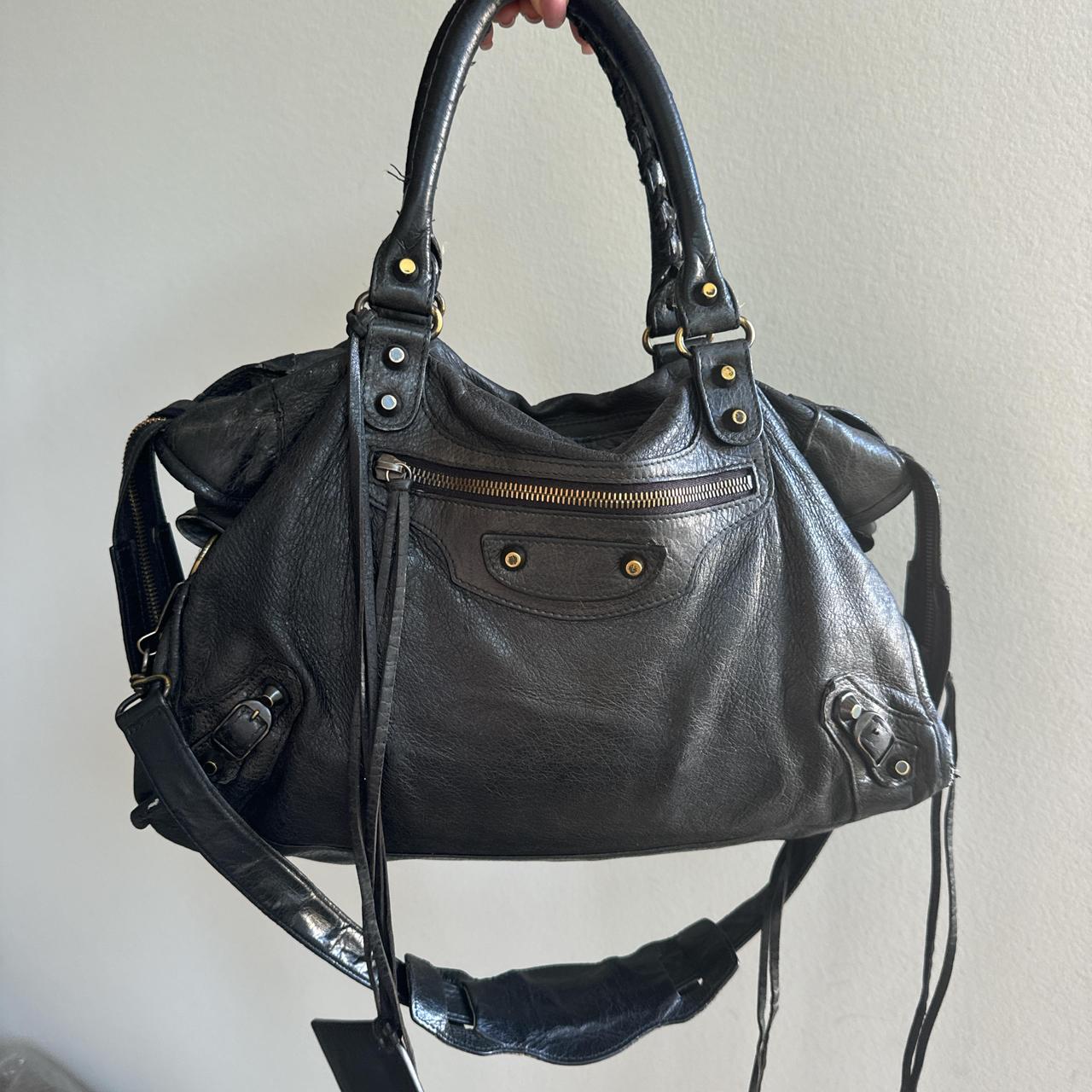 Balenciaga city bag medium in black color Preowned🌺🩷