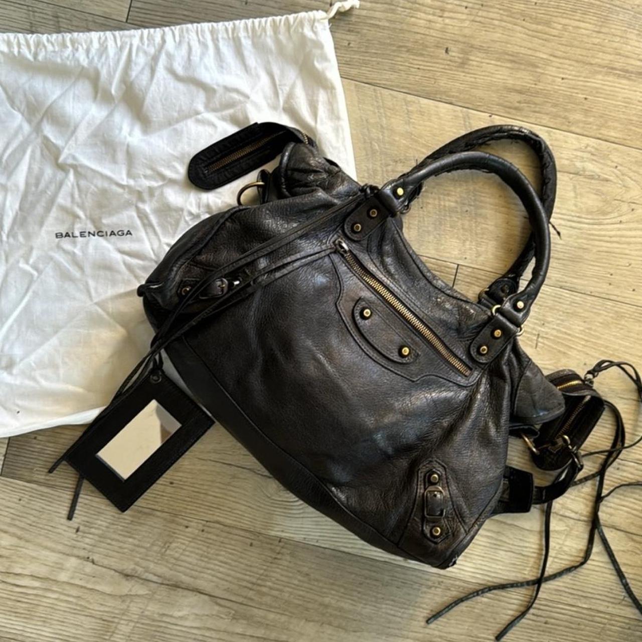 Balenciaga city bag medium in black color Preowned🌺🩷
