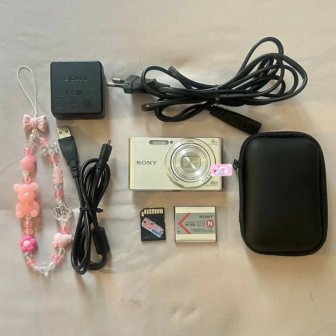 ✨ Authentic Sony Cybershot DSC-W830 in silver PreOwned 💖