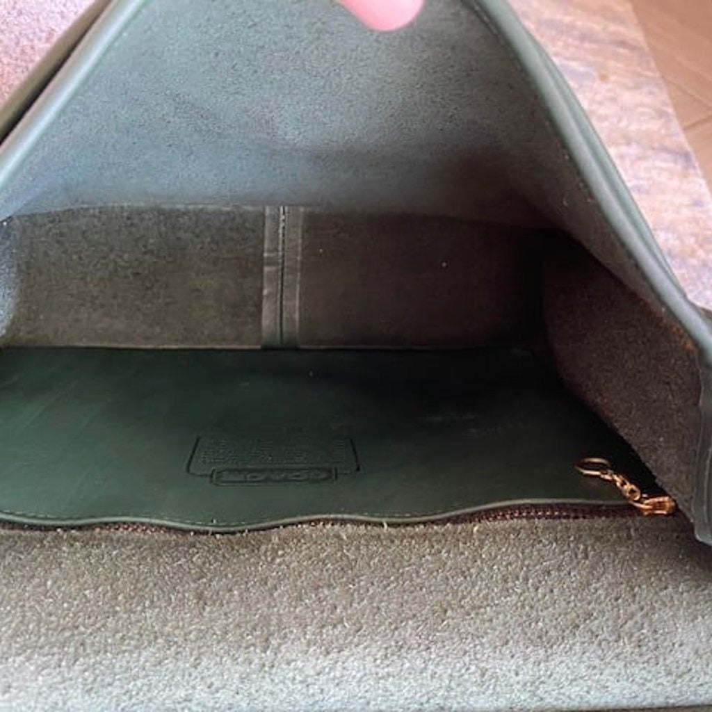 Vintage Coach Willis in 'Bottle Green' (1994) **MINT**