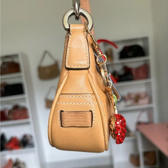 Y2K Coach Demi Buckle Tan Leather Bag🌲🍀