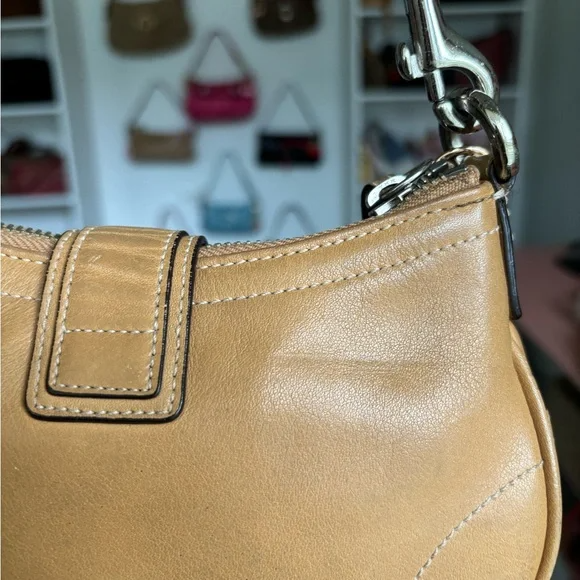 Y2K Coach Demi Buckle Tan Leather Bag🌲🍀