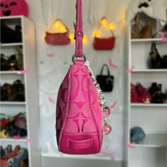 Y2K Coach Signature Hot Pink Demi Bag🪻🍃