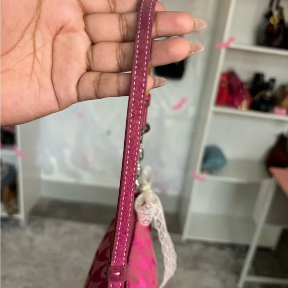 Y2K Coach Signature Hot Pink Demi Bag🪻🍃