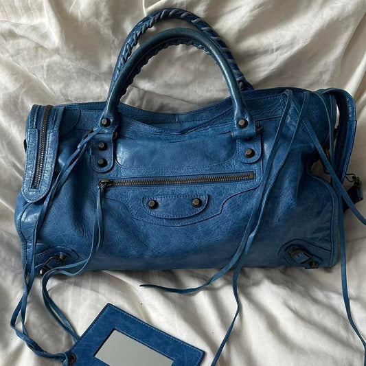 💜🍇Preowned BALENCIAGA ‘FIRST’ CITY BAG💜🍇