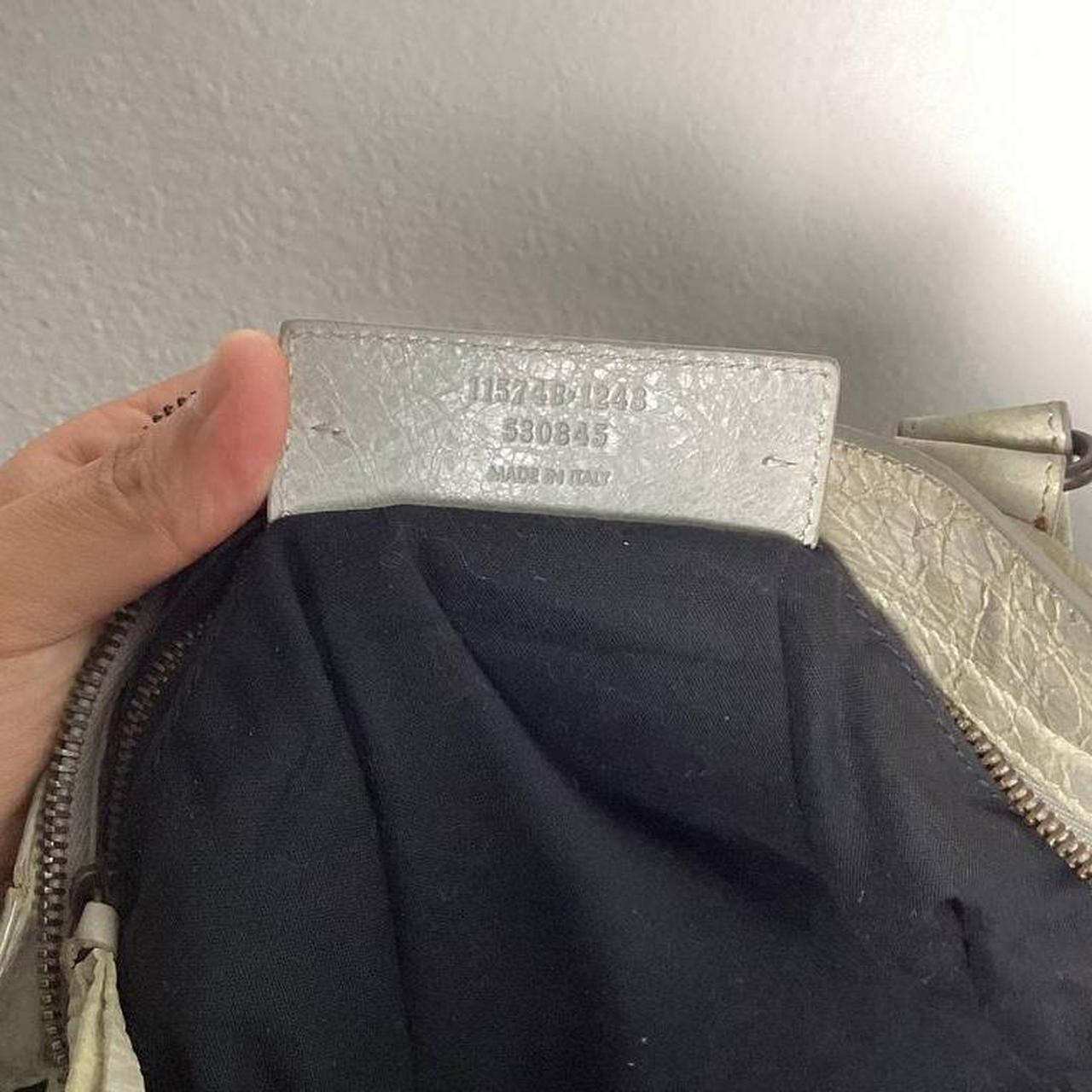 Preowned Authentic balenciaga city bag light 🥬🎄