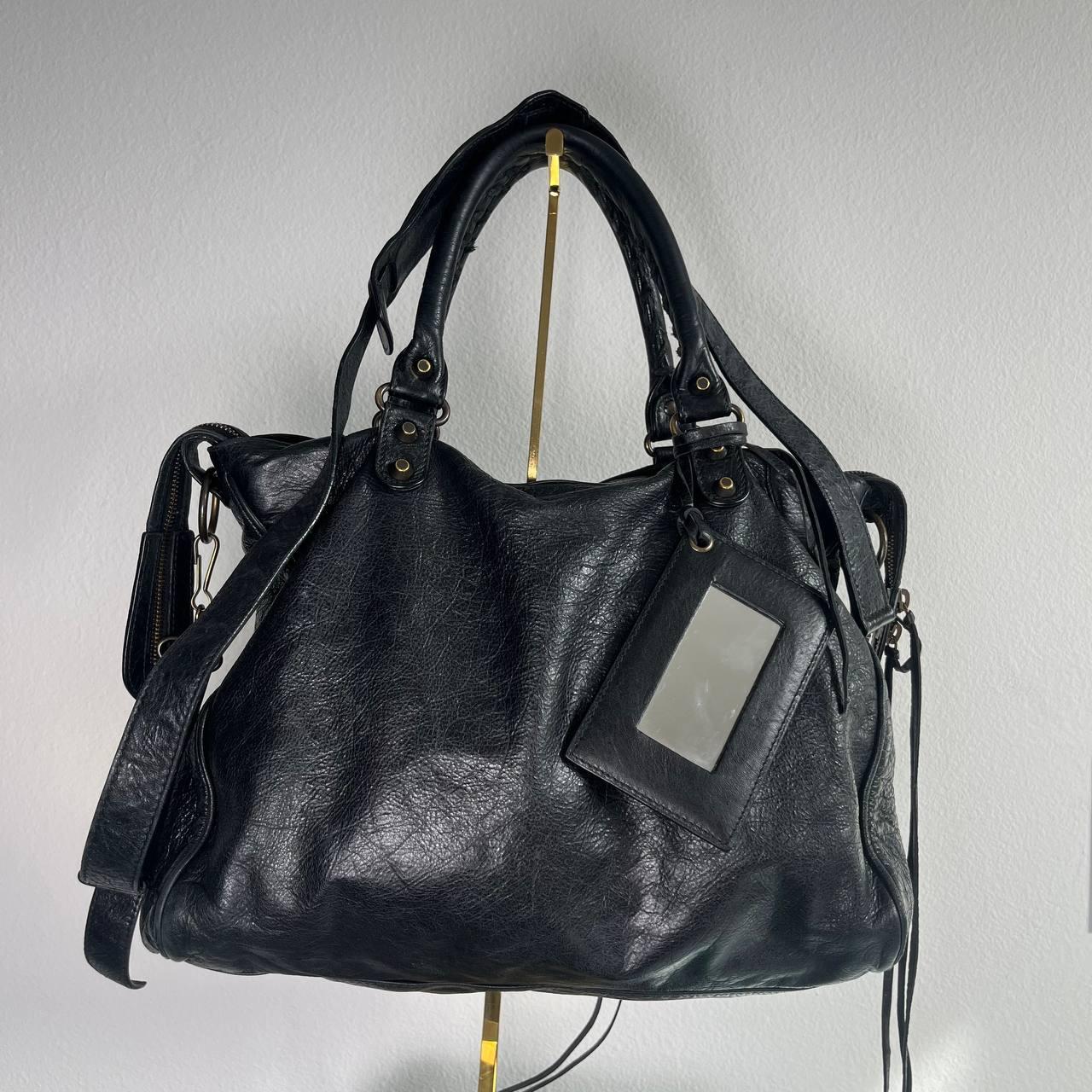 Preowned Authentic 2013 black balenciaga city velo bag🌲🍀