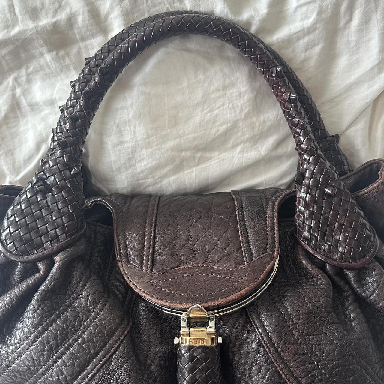 🍇💜Preowned FENDI SPY BAG🍇💜