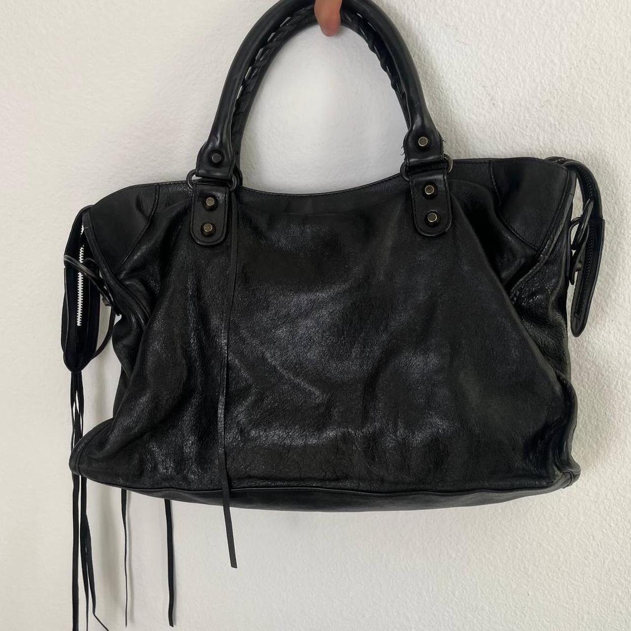 🥬🎄Preowned Authentic black Balenciaga city bag🥬🎄