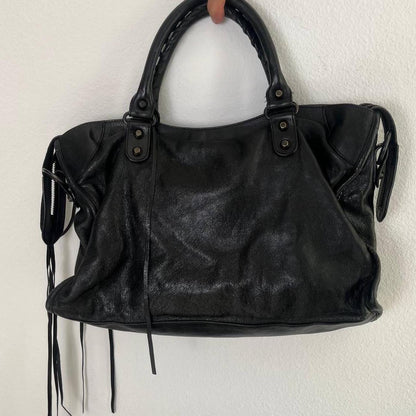🥬🎄Preowned Authentic black Balenciaga city bag🥬🎄
