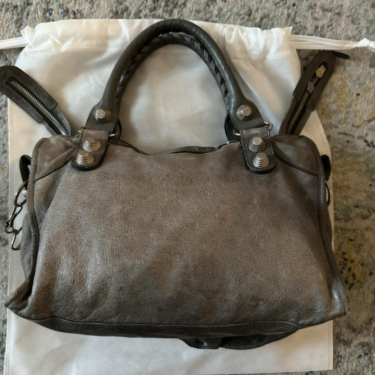 Preowned Authentic balenciaga city bag giant in faded grey🪻🍃