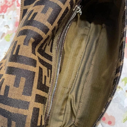 New Auth Fendi Baguette New Vintage It Bag🩷🍒