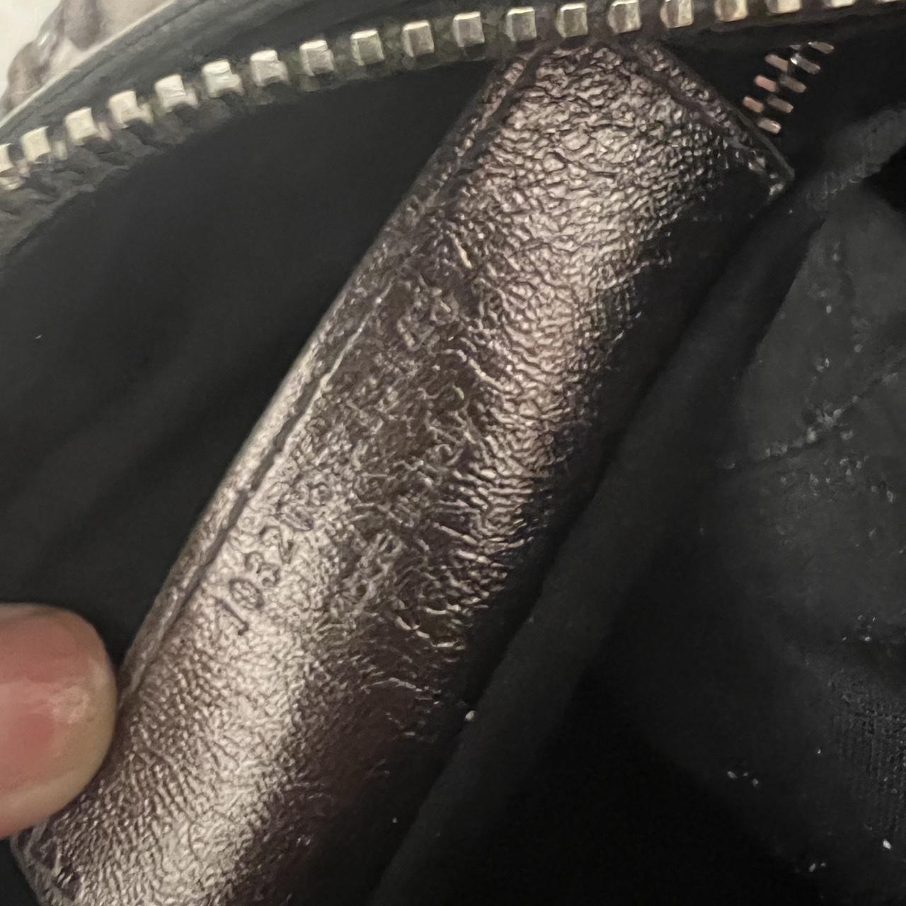 🩷🍒Preowned RARE BALENCIAGA METALLIC SILVER CITY BAG🩷🍒
