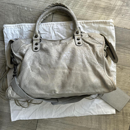 Preowned Authentic balenciaga city bag light 🥬🎄