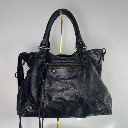 Preowned Authentic 2013 black balenciaga city velo bag🌲🍀