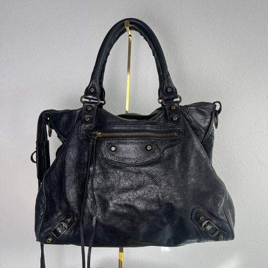 Preowned Authentic 2013 black balenciaga city velo bag🌲🍀