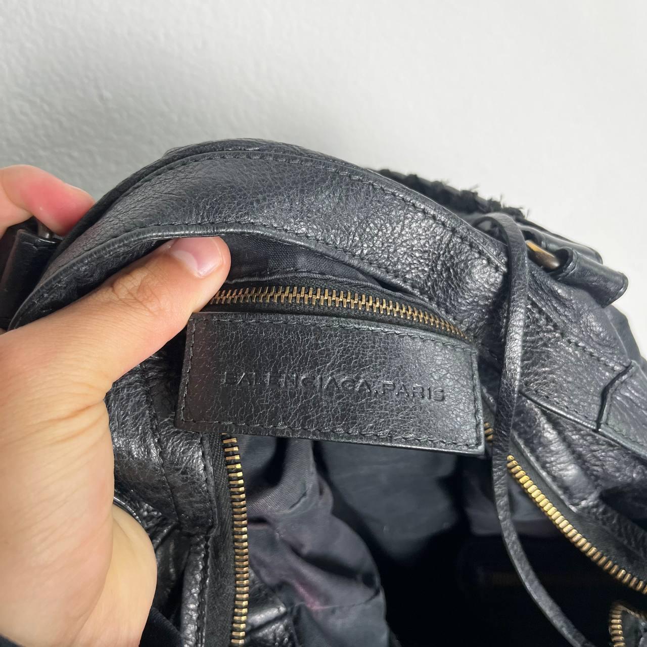 Preowned Authentic 2013 black balenciaga city velo bag🌲🍀
