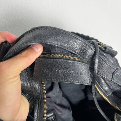 Preowned Authentic 2013 black balenciaga city velo bag🌲🍀