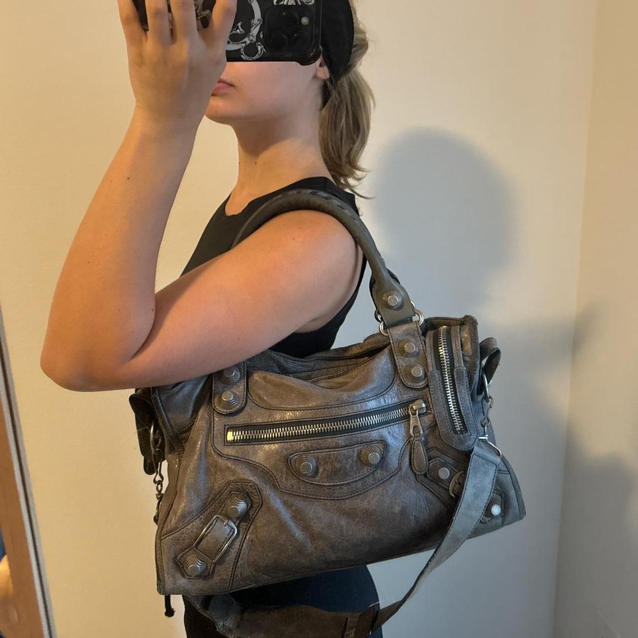 Preowned Authentic balenciaga city bag giant in faded grey🪻🍃