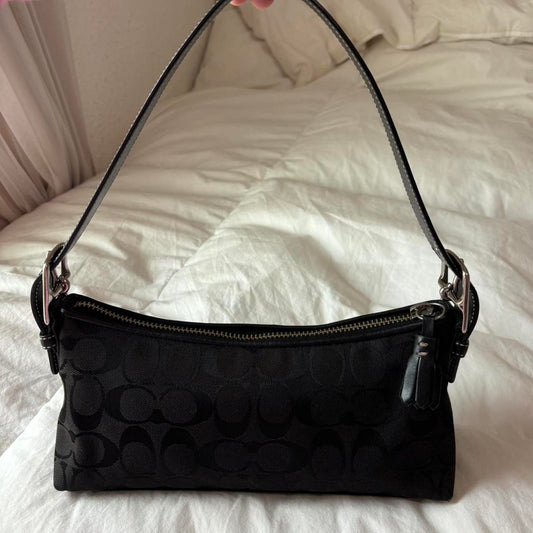 Vintage Coach East West Baguette Bag🌺🩷