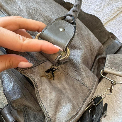 Preowned Authentic balenciaga city bag giant in faded grey🪻🍃